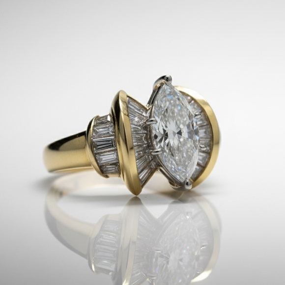GOLD CZ VINTAGE STYLE RING - Picture 3 of 5